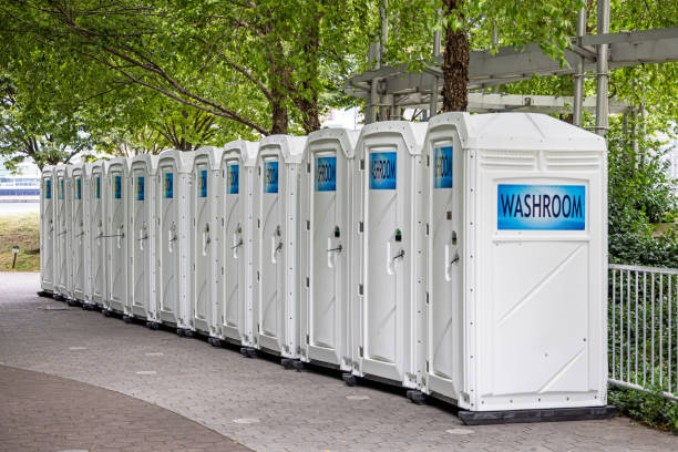 Best Porta potty rental near me  in Bronson, FL